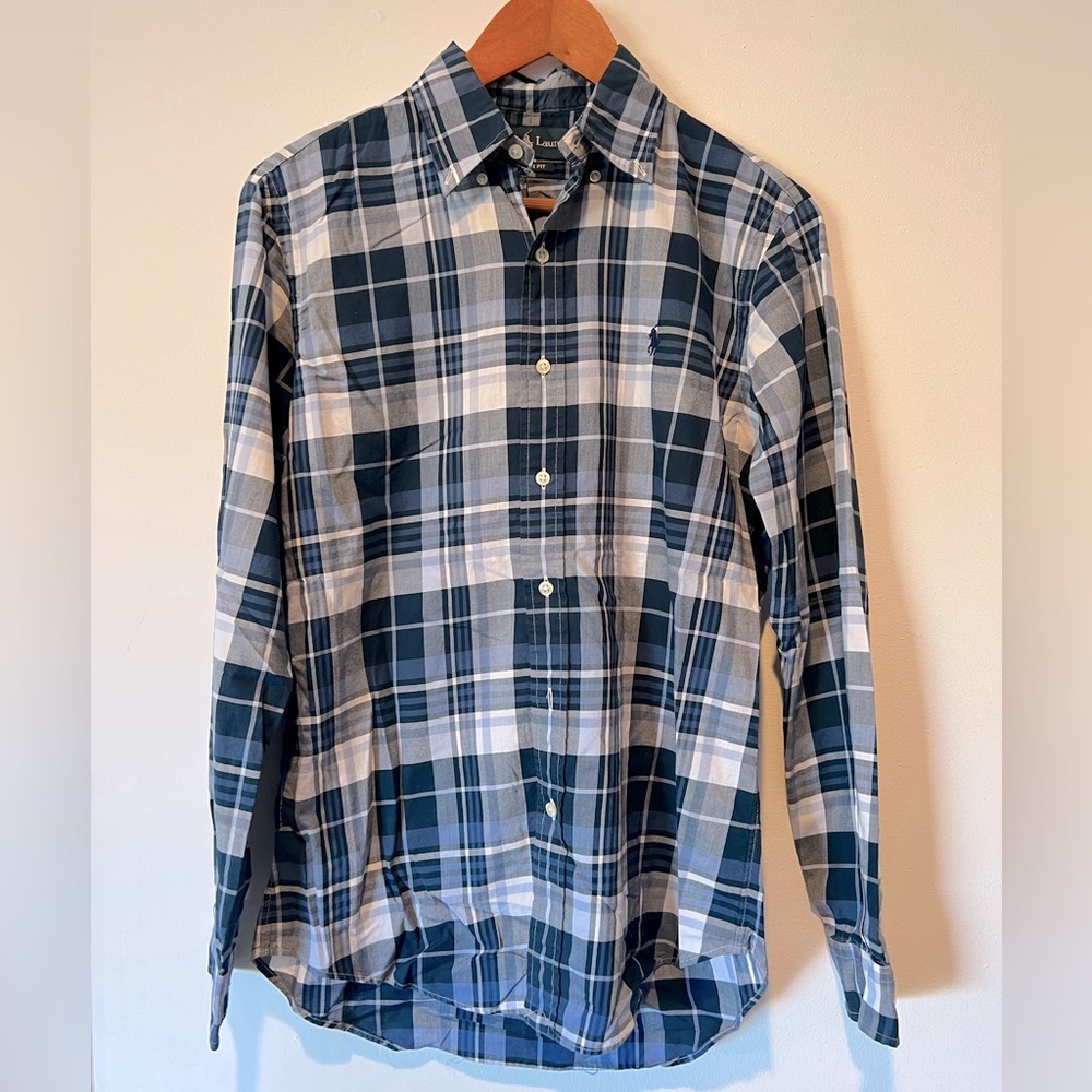 Ralph Lauren button down men’s size small custom fit. Blue and white.